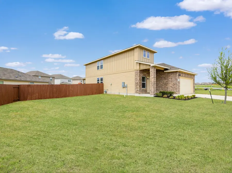 221 Longmount Cv, Liberty Hill, TX 78642 - #3