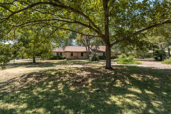 315 Caracara Dr, Buda, TX 78610