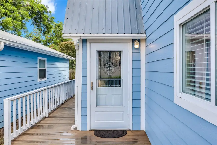 1105 Farm St, Bastrop, TX 78602 - #3