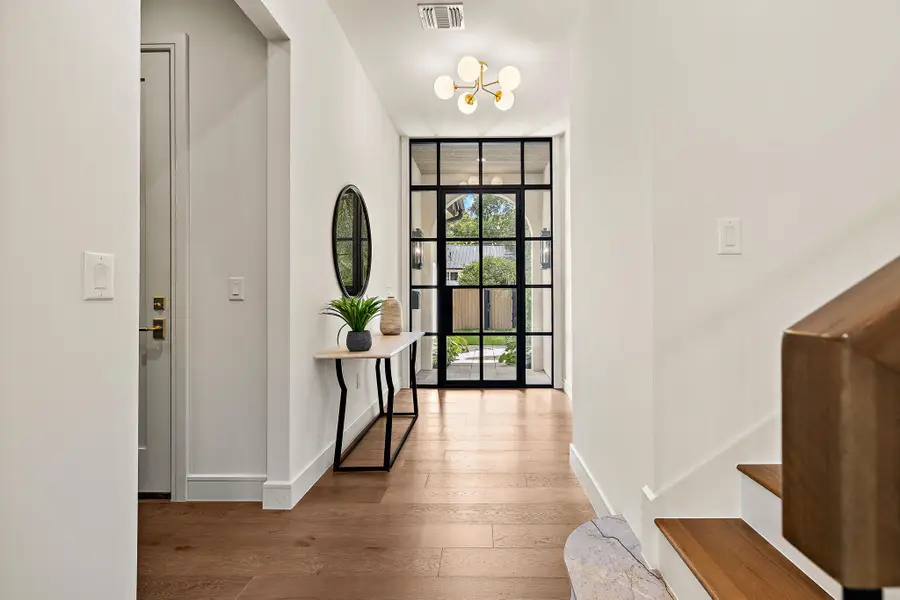 2705 Warren St, Austin, TX 78703 - #3