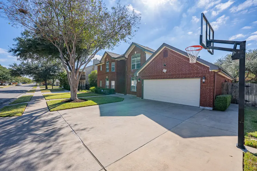 803 W Walter Ave, Pflugerville, TX 78660 - Image #3