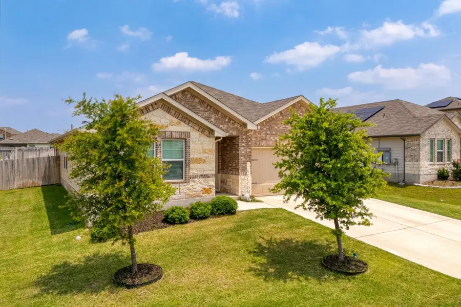 200 Waterway Ave, Hutto, TX 78634 - #3