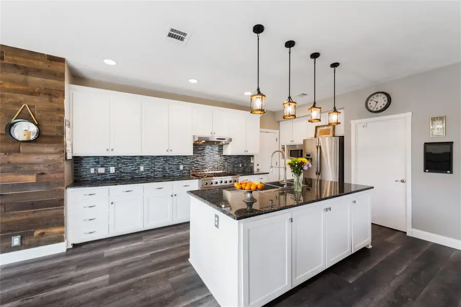 261 Tobin Dr, Buda, TX 78610 - #2