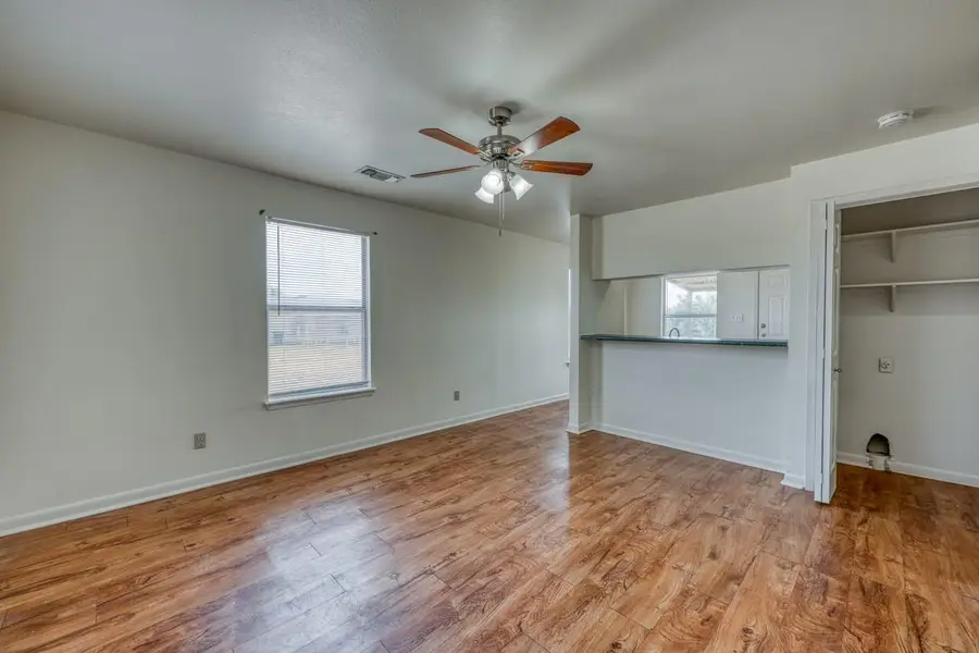 301 S Avenue S, Marble Falls, TX 78654 - Image #3