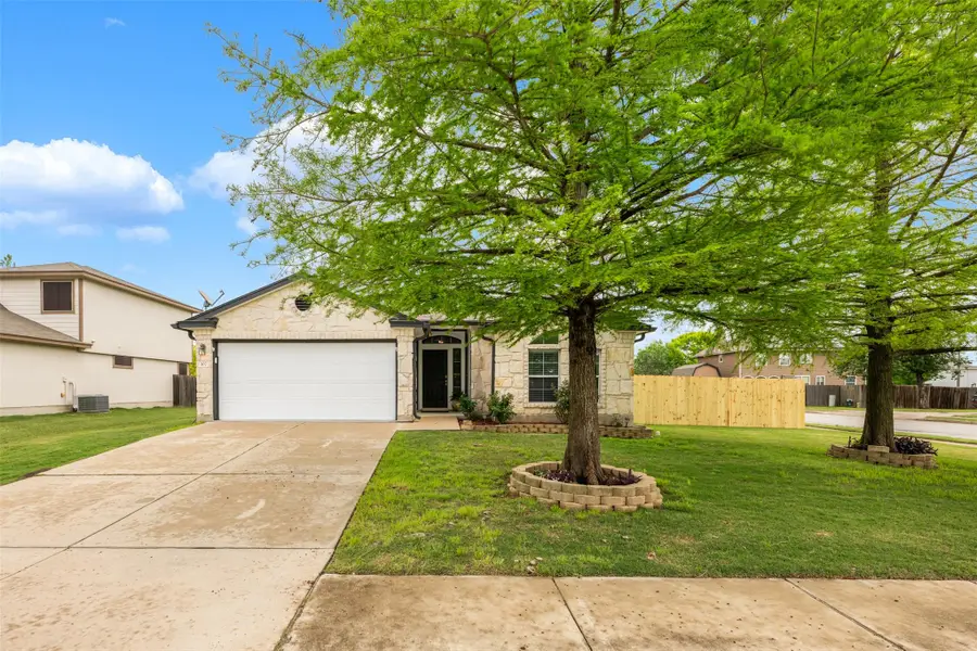 102 Anderson St, Hutto, TX 78634 - #2