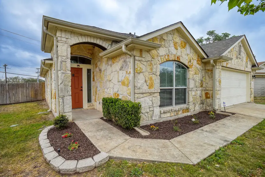 106 Double Barrel Ct, Bastrop, TX 78602 - #2