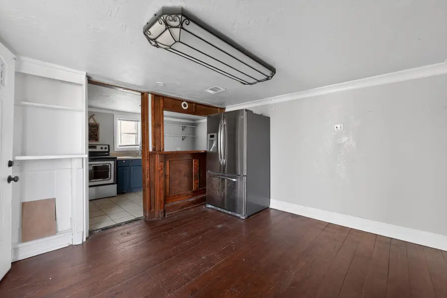 706 W 5th St, Hearne, TX 77859 - #2