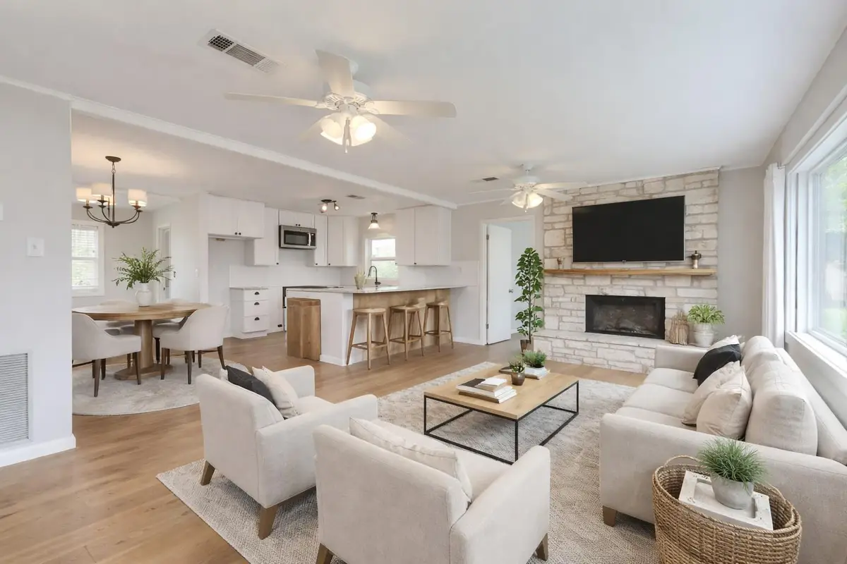 318 S Avenue C, Elgin, TX 78621 - #1