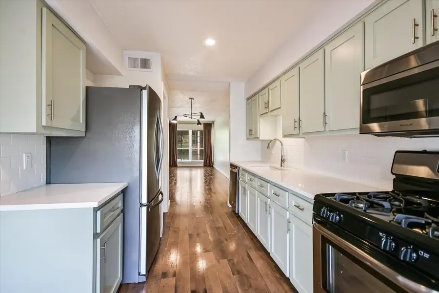 2425 Ashdale Dr #32, Austin, TX 78757 - #3