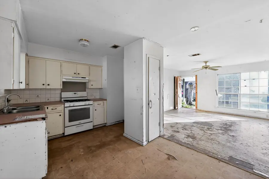 1705 Cherry Meadow Cir, Austin, TX 78745 - Image #3