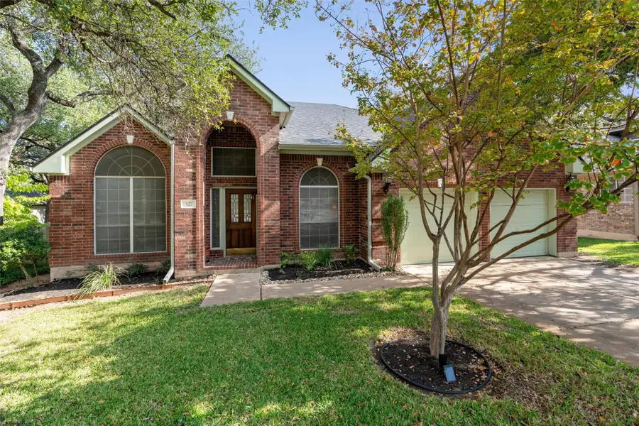 527 Oak Park Dr, Round Rock, TX 78681 - Image #2
