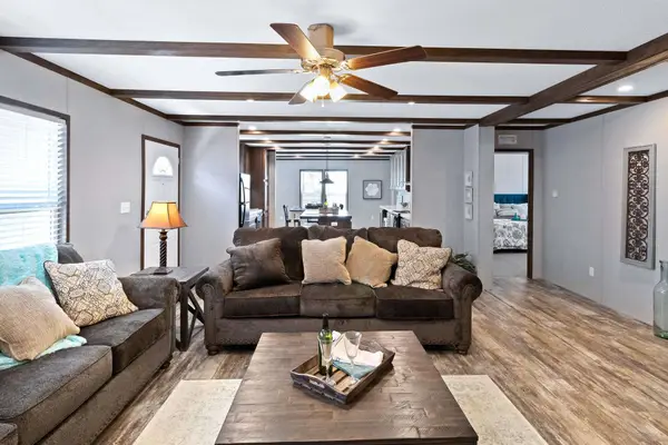 1304 Saddleback Dr, Bellville, TX 77418