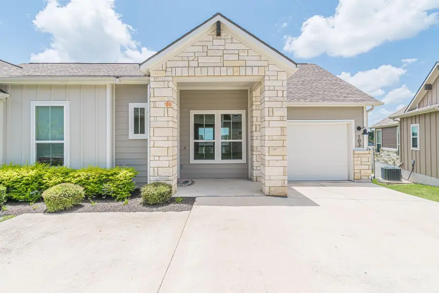 116 Mulligan Dr #103, San Marcos, TX 78666 - #2