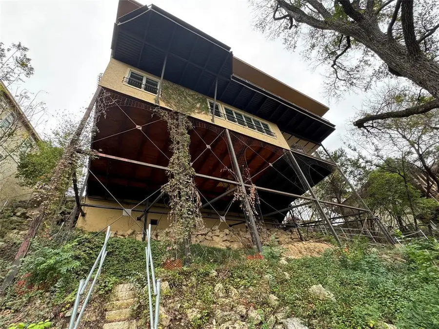 1204 Ogden Dr, Austin, TX 78733 - Image #3