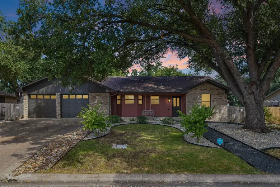 2202 Carolyn Dr, Taylor, TX 76574 - Image #3