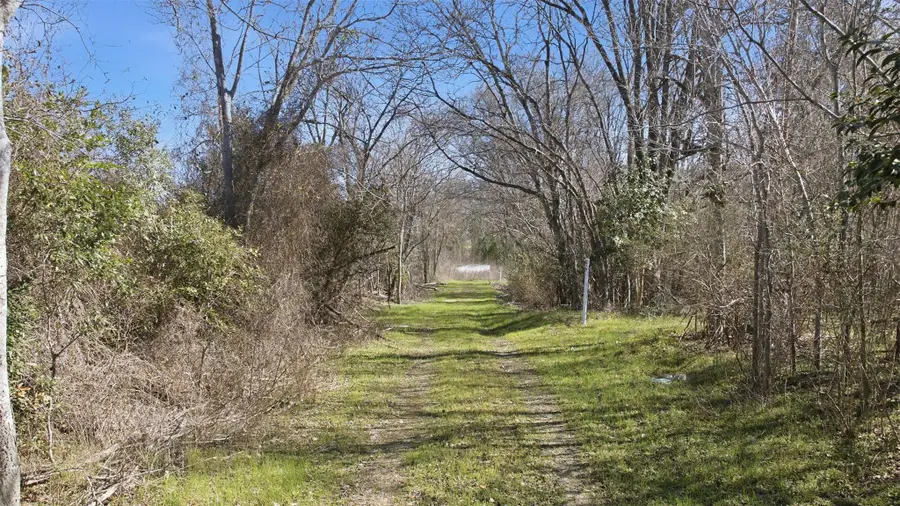 330 Half Ave, Rockdale, TX 76567 - #2