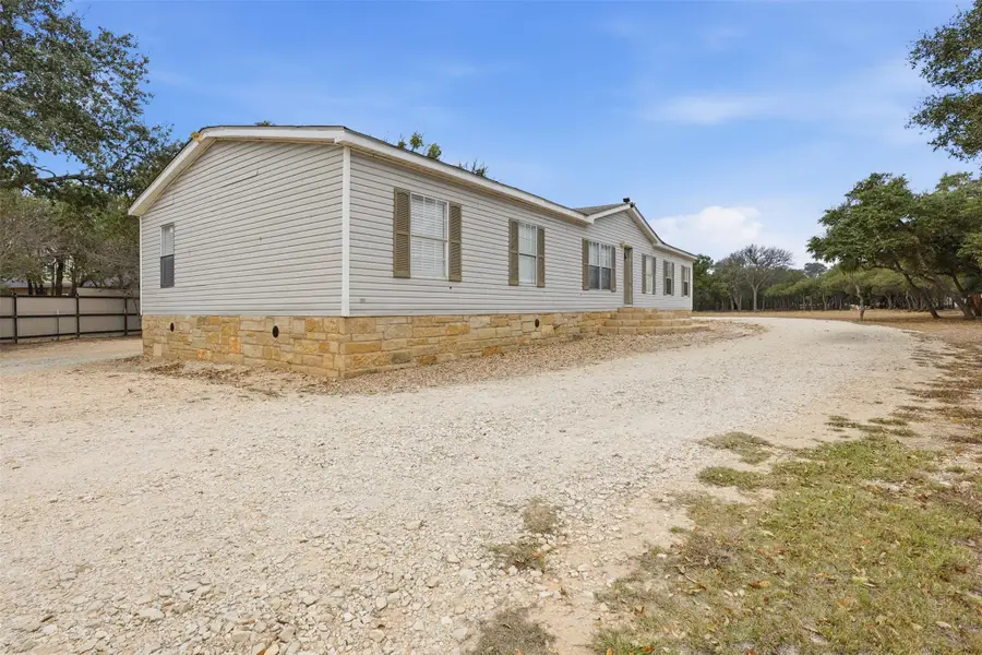 305 Saratoga Springs Cv, Liberty Hill, TX 78642 - #2