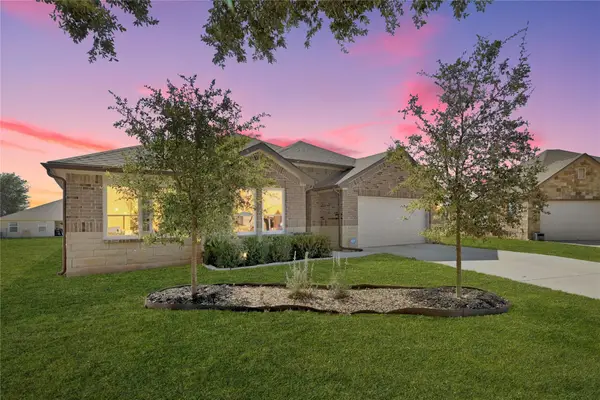 106 Pelican Ct, Bastrop, TX 78602