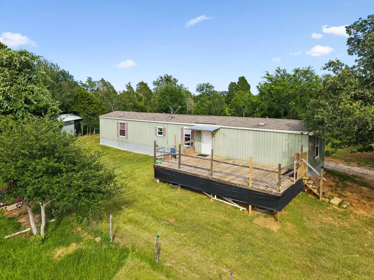 253 N County Line Rd, Elgin, TX 78621 - #1