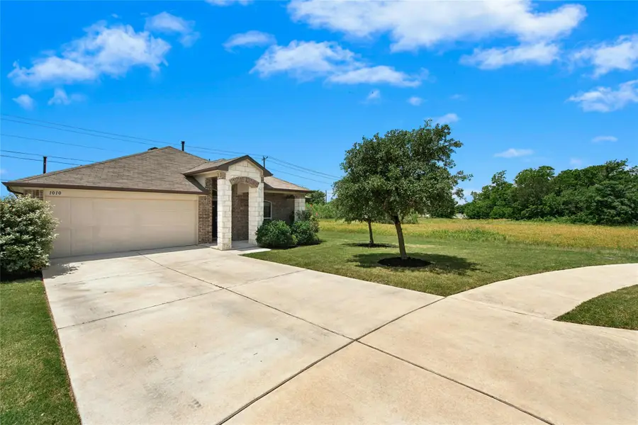 1010 Pembroke Ct, Hutto, TX 78634 - #3
