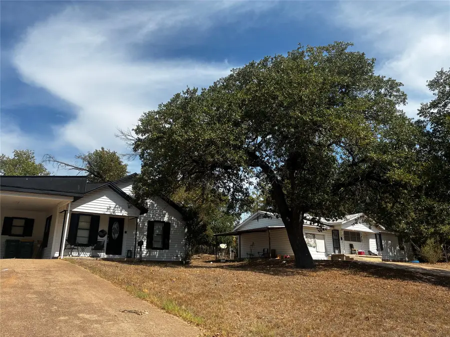 109 & 105 E Leon St, Gatesville, TX 76528 - #3