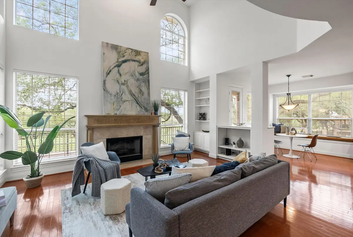 37 Waterfall Dr, The Hills, TX 78738 - #1