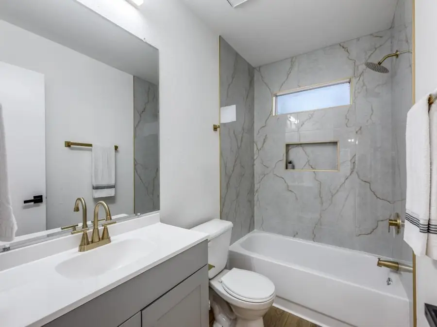 1845 River Crossing Cir #B, Austin, TX 78741 - Image #3