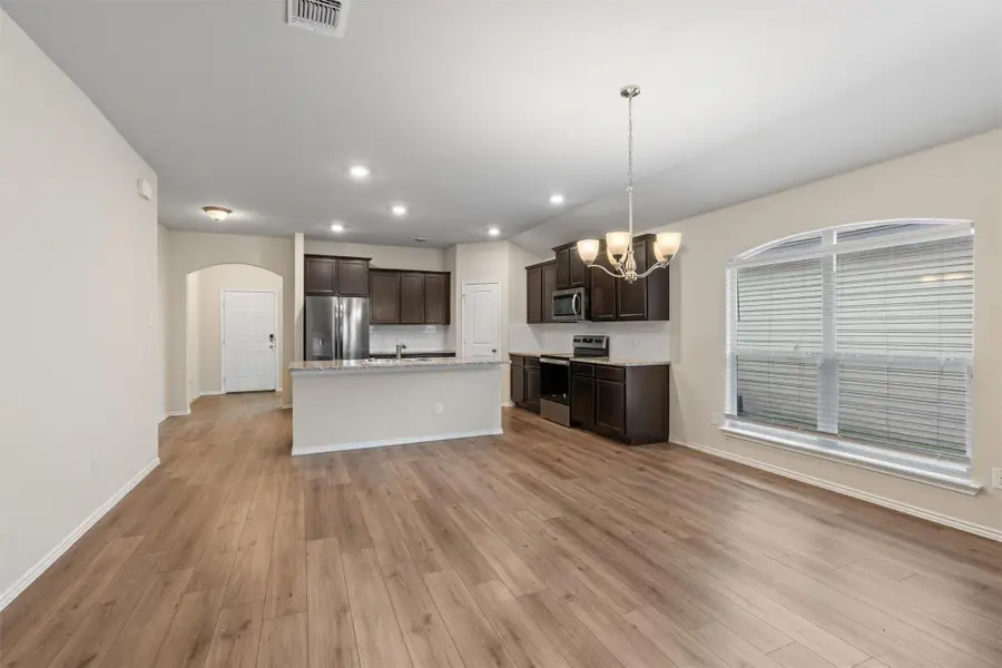 227 Reagor Dr, Taylor, TX 76574 - Image #3