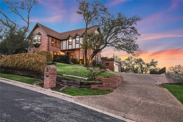 2006 Wychwood Dr, Austin, TX 78746