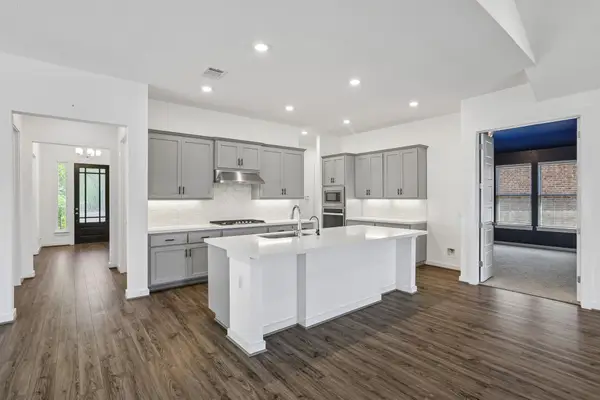317 Independence Dr, Kyle, TX 78640