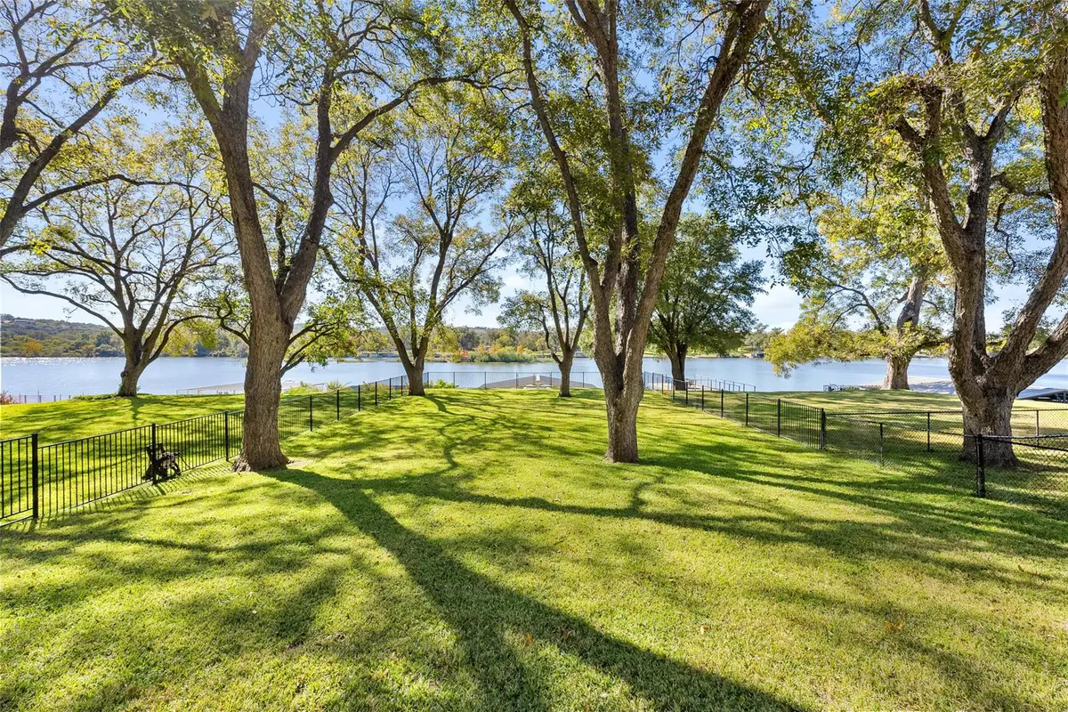 327 Meadowlakes Dr, Meadowlakes, TX 78654 - #1