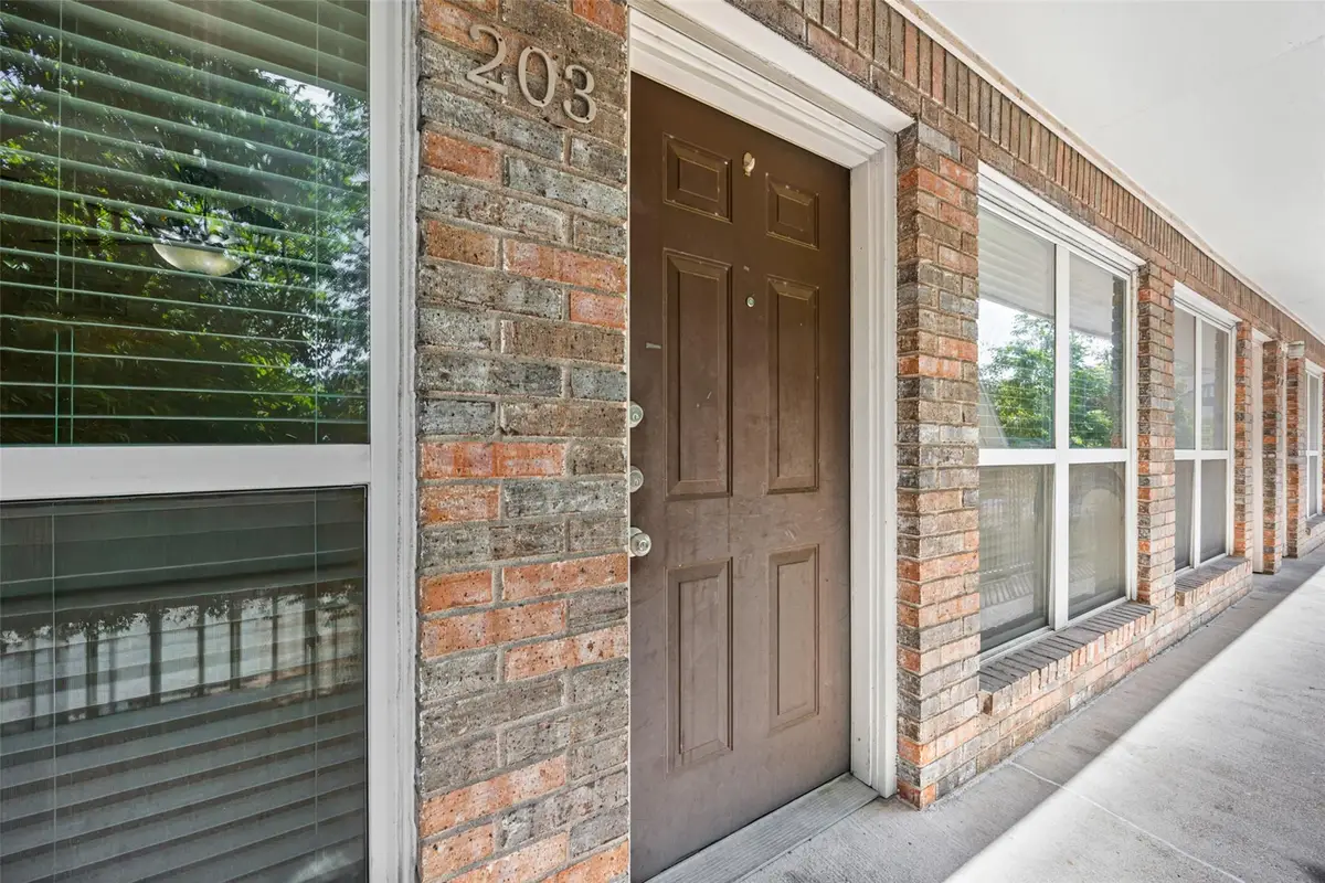 2220 Leon St #203, Austin, TX 78705 - #1