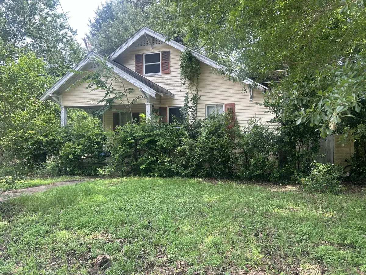 505 W Sixth St, Brenham, TX 77833 - #1