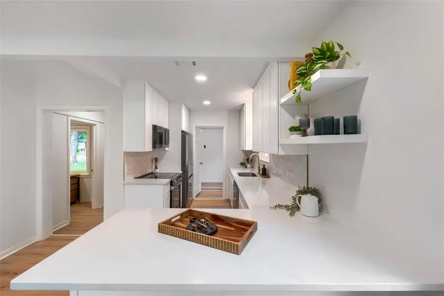 5907 Eureka Dr, Austin, TX 78745 - #3