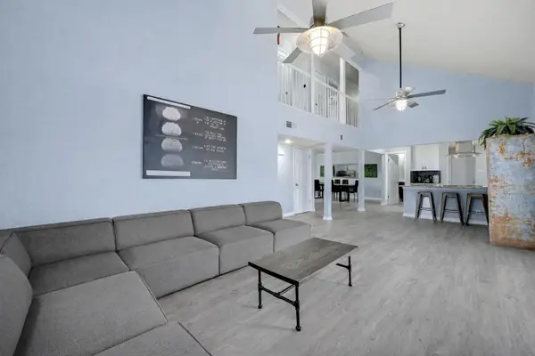 827 Briarcliff Dr, San Antonio, TX 78213