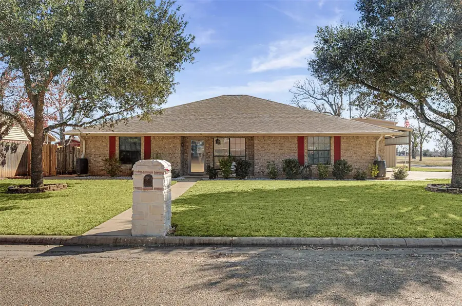 1601 Sunset Cir, Cameron, TX 76520 - #2