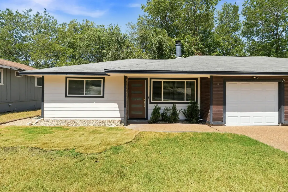 2802 Catalina Dr #B, Austin, TX 78741 - #1
