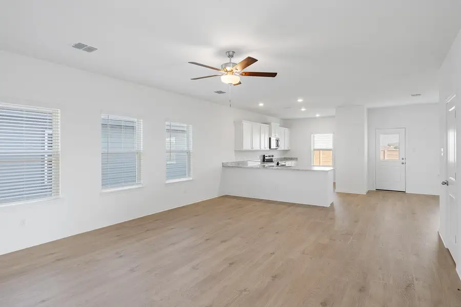 144 Wirepass Crst, Jarrell, TX 76537 - #3