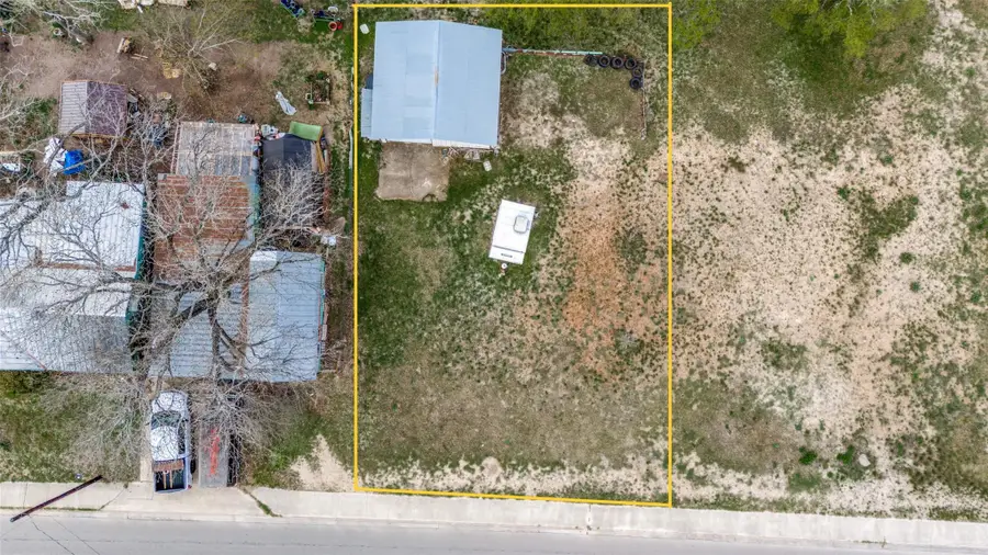 1315 3rd St N, Kerrville, TX 78028 - #2