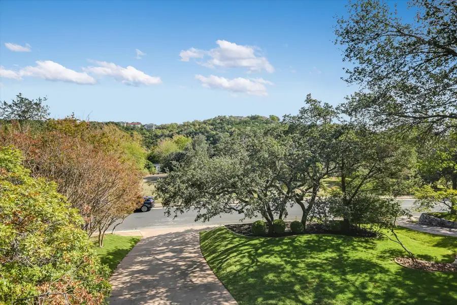 8902 Spicebrush Dr, Austin, TX 78759 - Image #2
