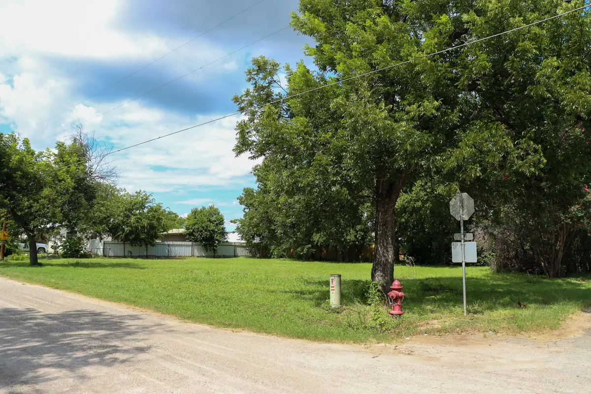 708 W Lewis St, San Saba, TX 76877 - #1