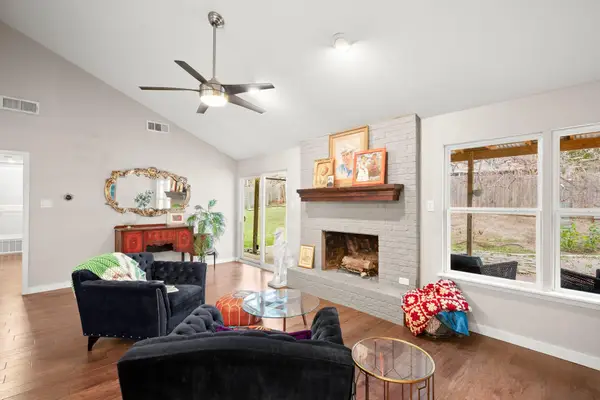 7404 Barcelona Dr, Austin, TX 78752