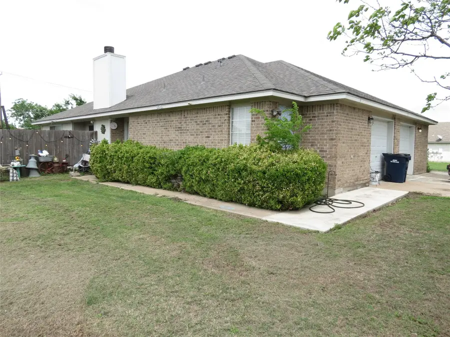 207 Axis Deer Trl, Hutto, TX 78634 - #2