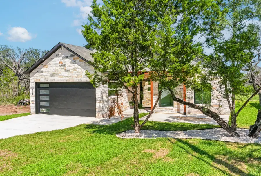 418 Bedford Dr, Spicewood, TX 78669 - Image #2
