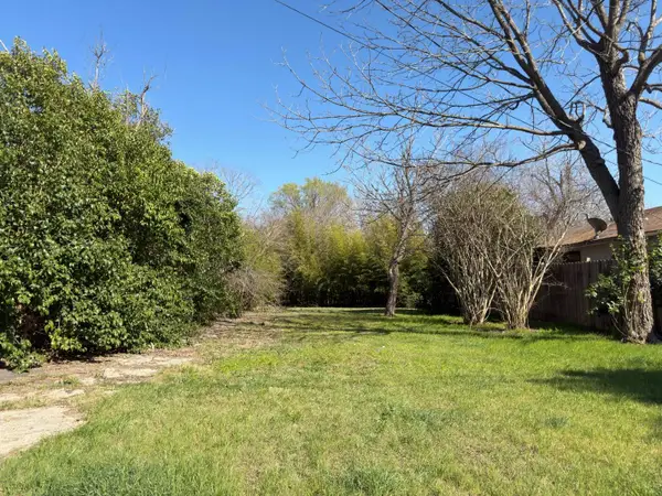 113 Royal St, Taylor, TX 76574