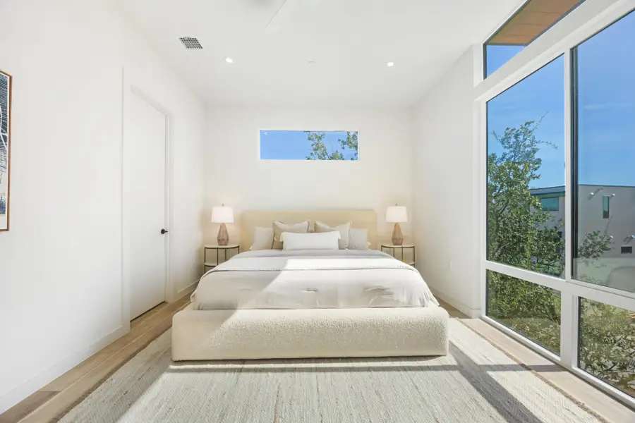 10721 Desert Trl, Austin, TX 78758 - Image #2