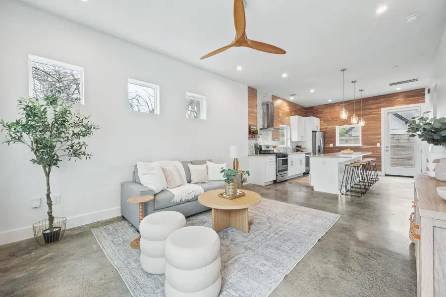 1218 Eleanor St #1, Austin, TX 78721 - #3