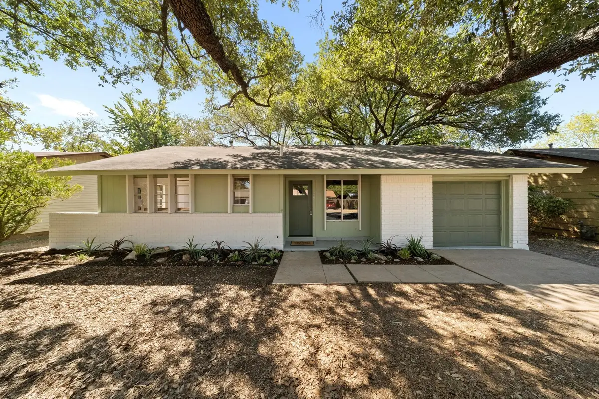 407 Westmorland Dr, Austin, TX 78745 - Image #1
