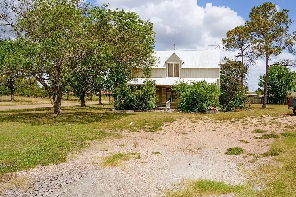 1400 Fm 609 Rd, Flatonia, TX 78941 - #1