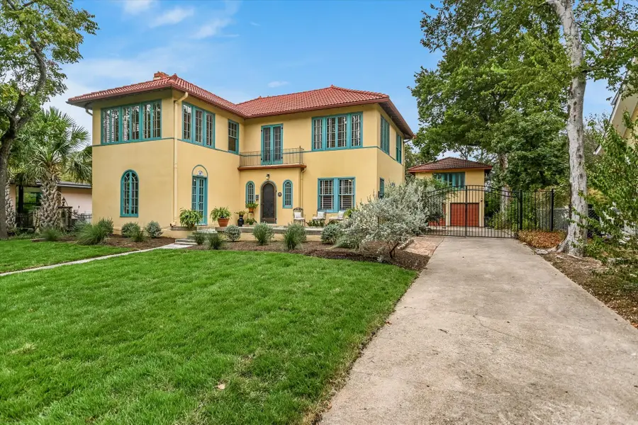 106 W 32nd St, Austin, TX 78705 - #2